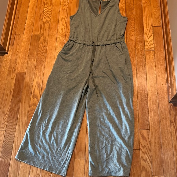 BeBop Pants - BeBop Capri Romper with Pockets 🍭Excellent Condition
